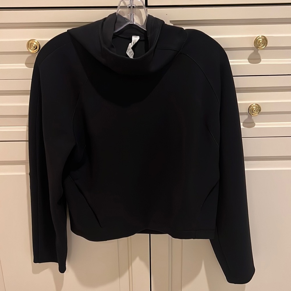 Lululemon black air wrap hoodie size 4